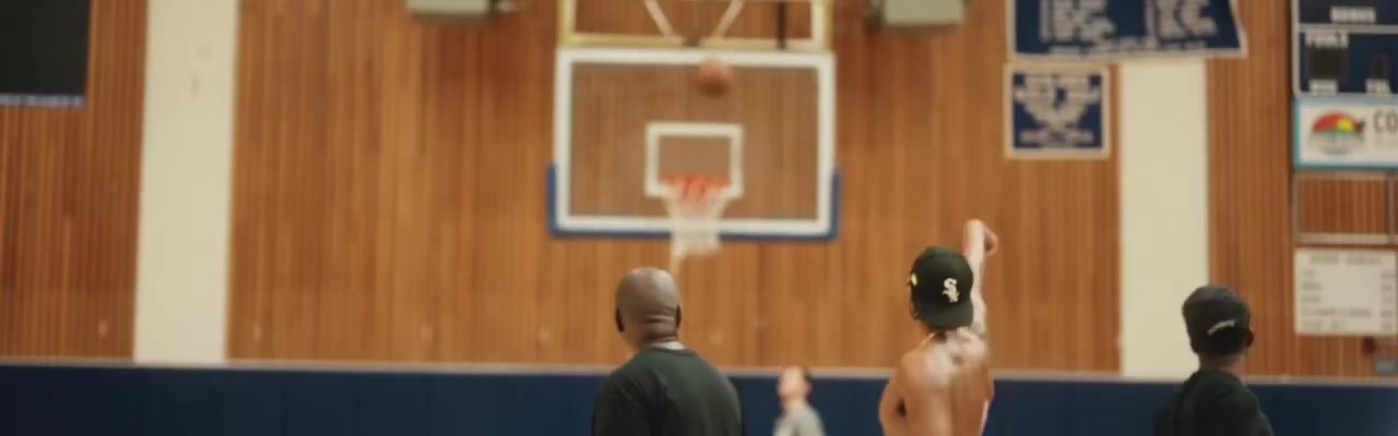 🤣直播反应啊！普尔训练直播中得知卢尼签约鹈鹕 高兴坏了！