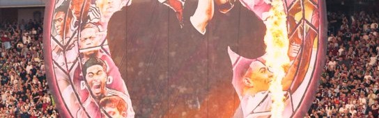 😎维拉赛前打出巨型TIFO致敬主帅埃梅里