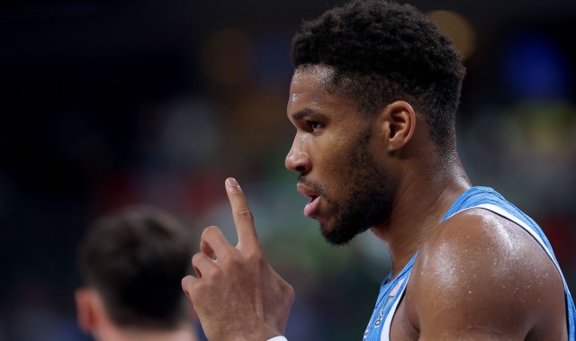 对字母哥的犯规没吹？土耳其主帅：希望裁判别漏吹他的进攻犯规